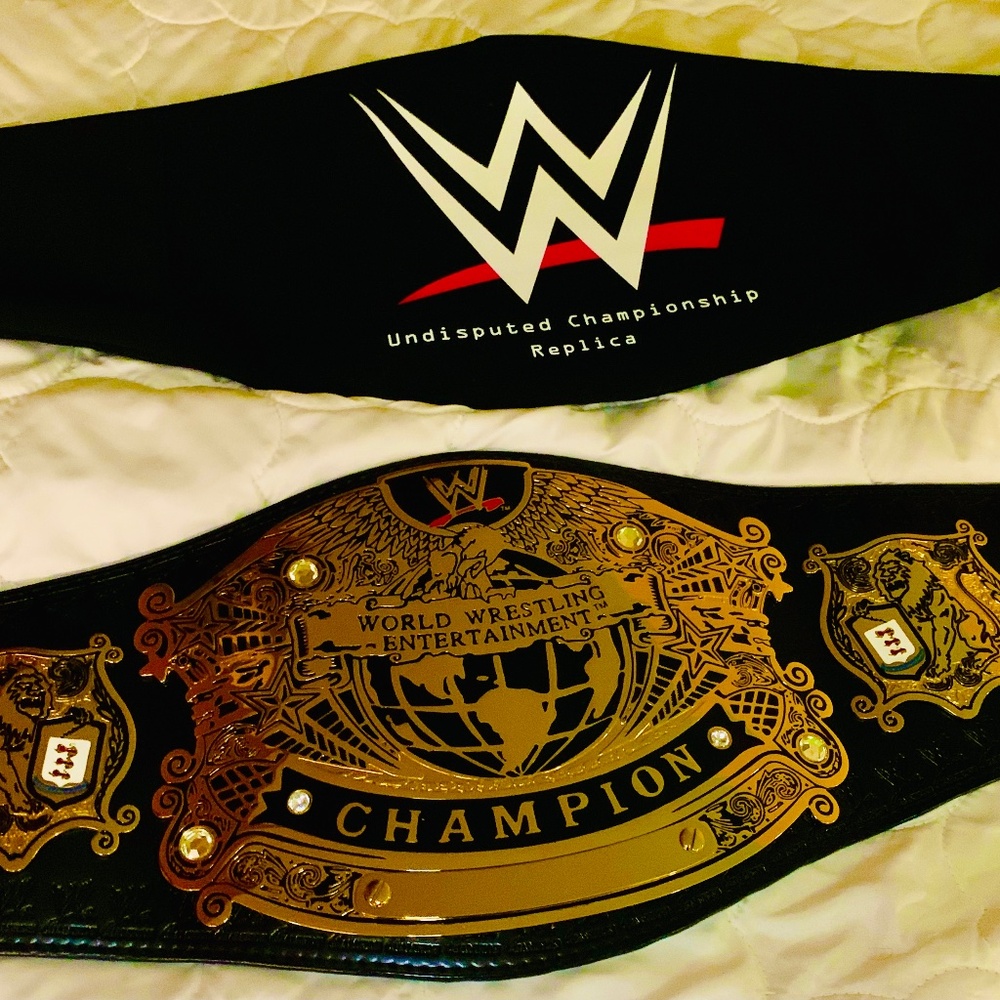 WWE UNDISPUTED CHAMPIONSHIP VERSION 1 RARE LIMITED EDITION